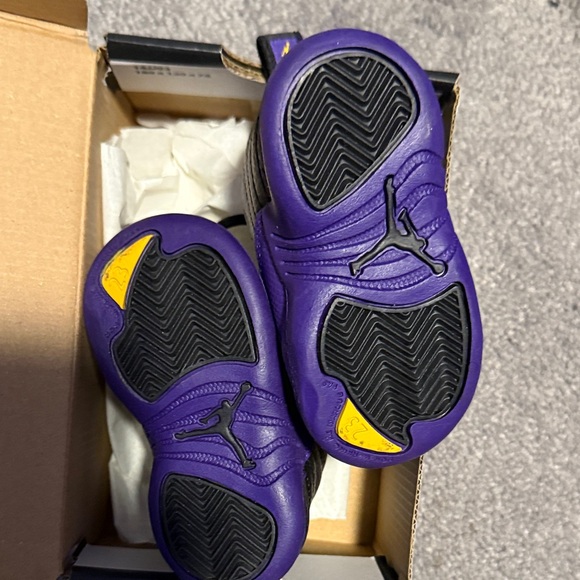 Jordan Retro 12 - Picture 3 of 3